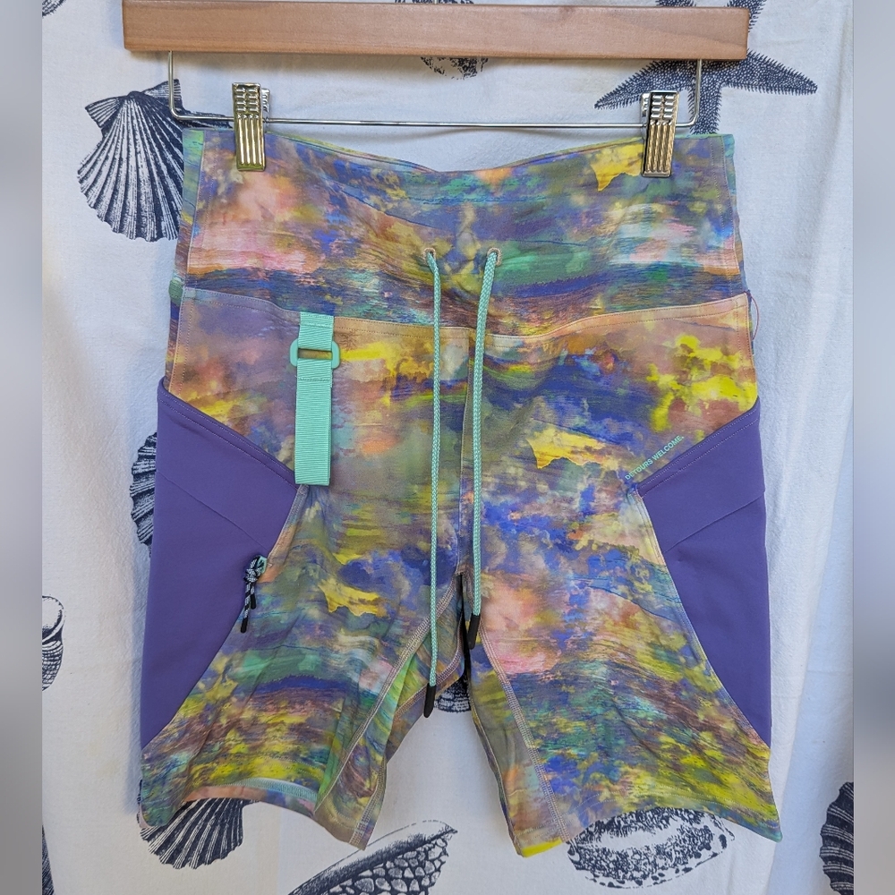 Lululemon Cargo Super-high Rise Hiking Short 8" Inseam Size 8